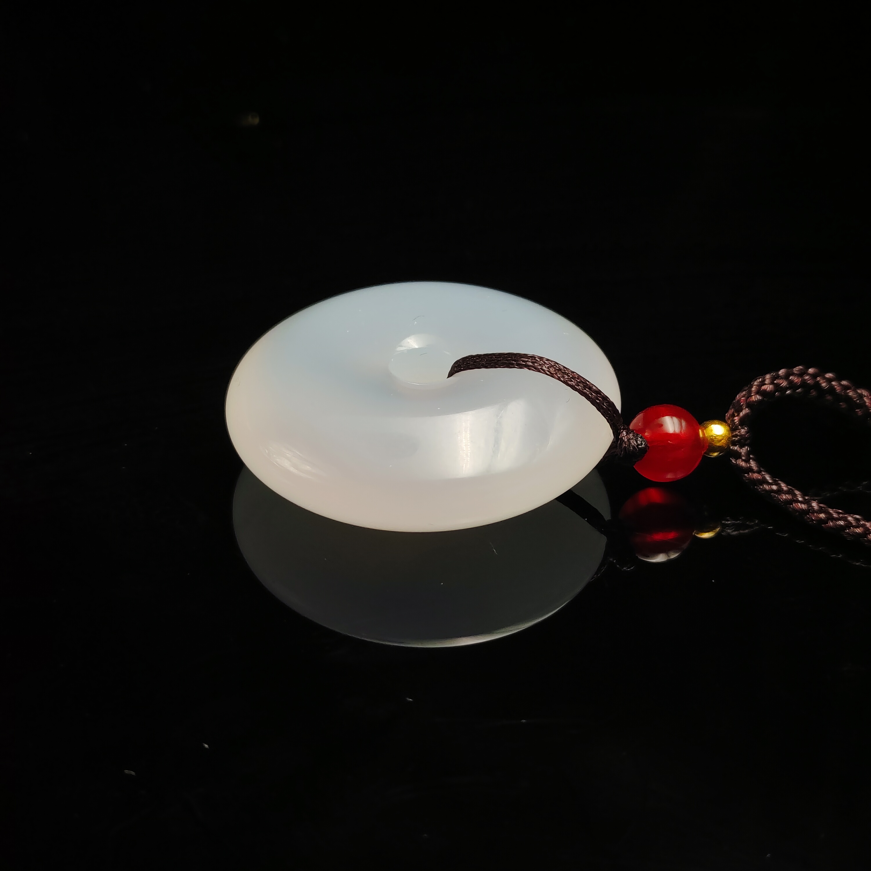 时尚简约玛瑙玉髓平安扣