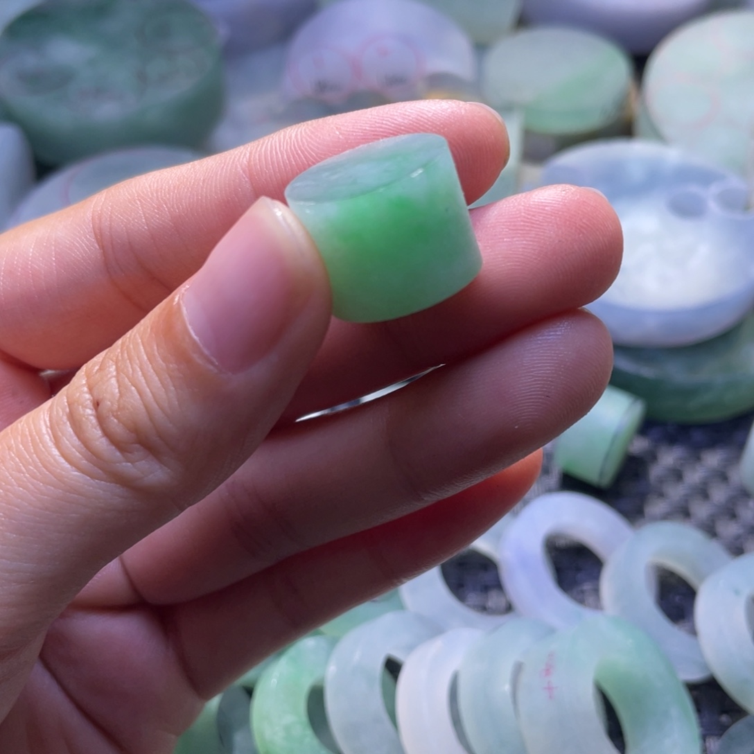 定制翡翠未镶嵌卡12+