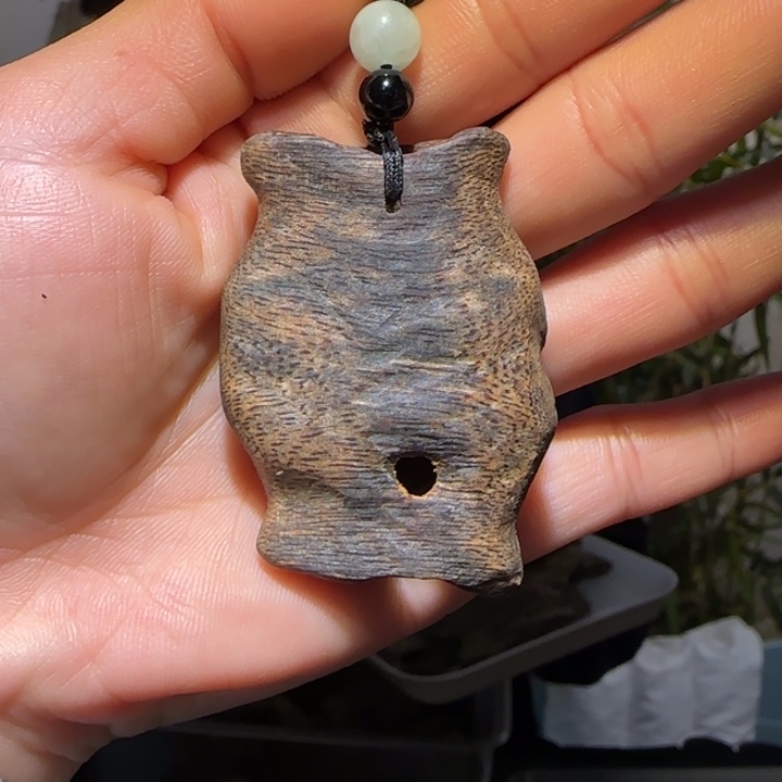 沉香吊坠海南老白棋沉水吊坠11克