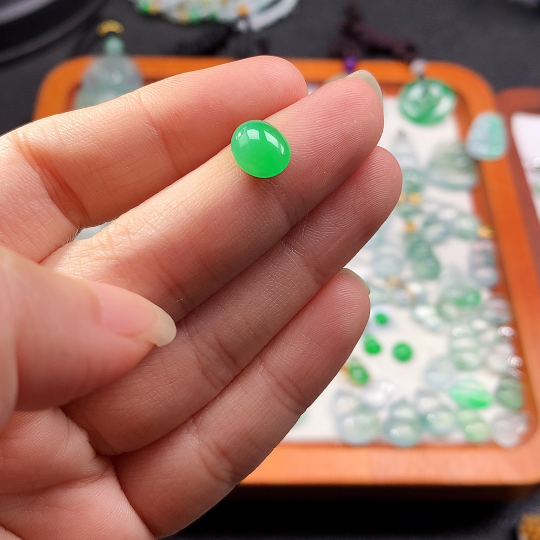 吊坠(不含链)未镶嵌翡翠卖****?蛋面