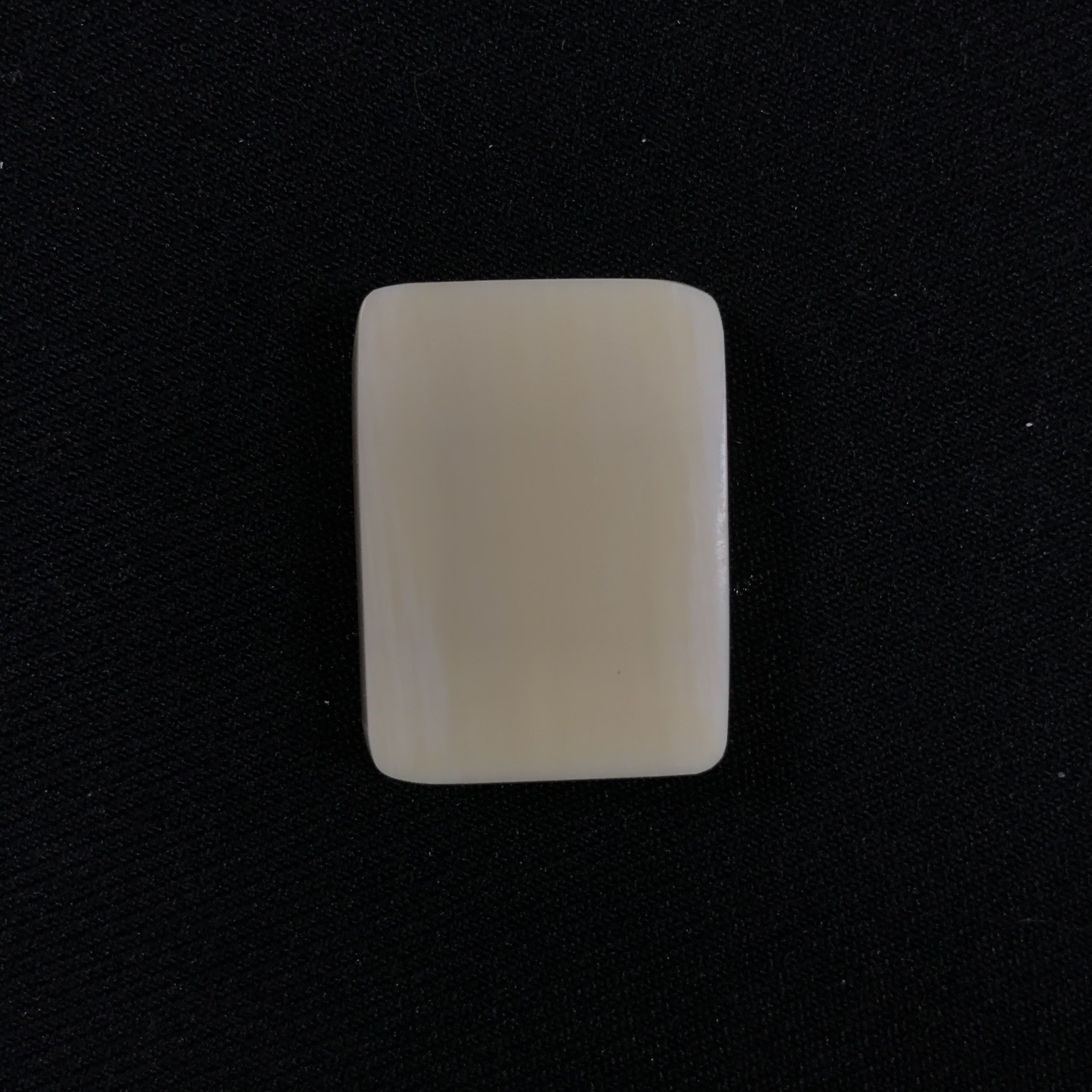 H122873 只做天然猛犸牙 无事牌 约长26*宽20*厚7mm 约7克