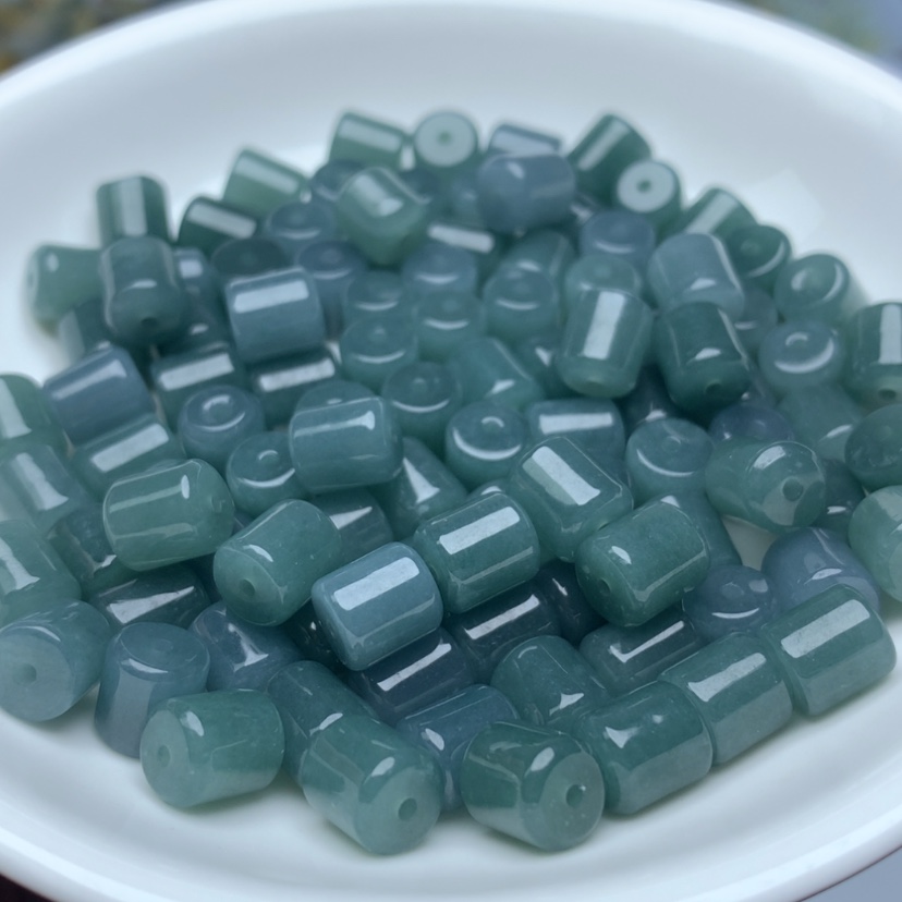 【闪购商品】翡翠手链未镶嵌卡6.6乘7.2冰蓝水桶珠30个