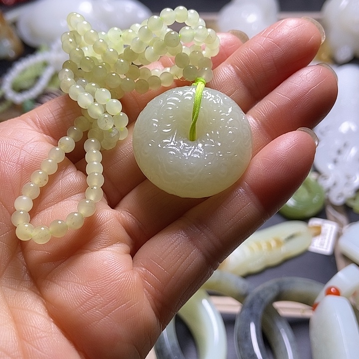 和田玉未镶嵌挂件