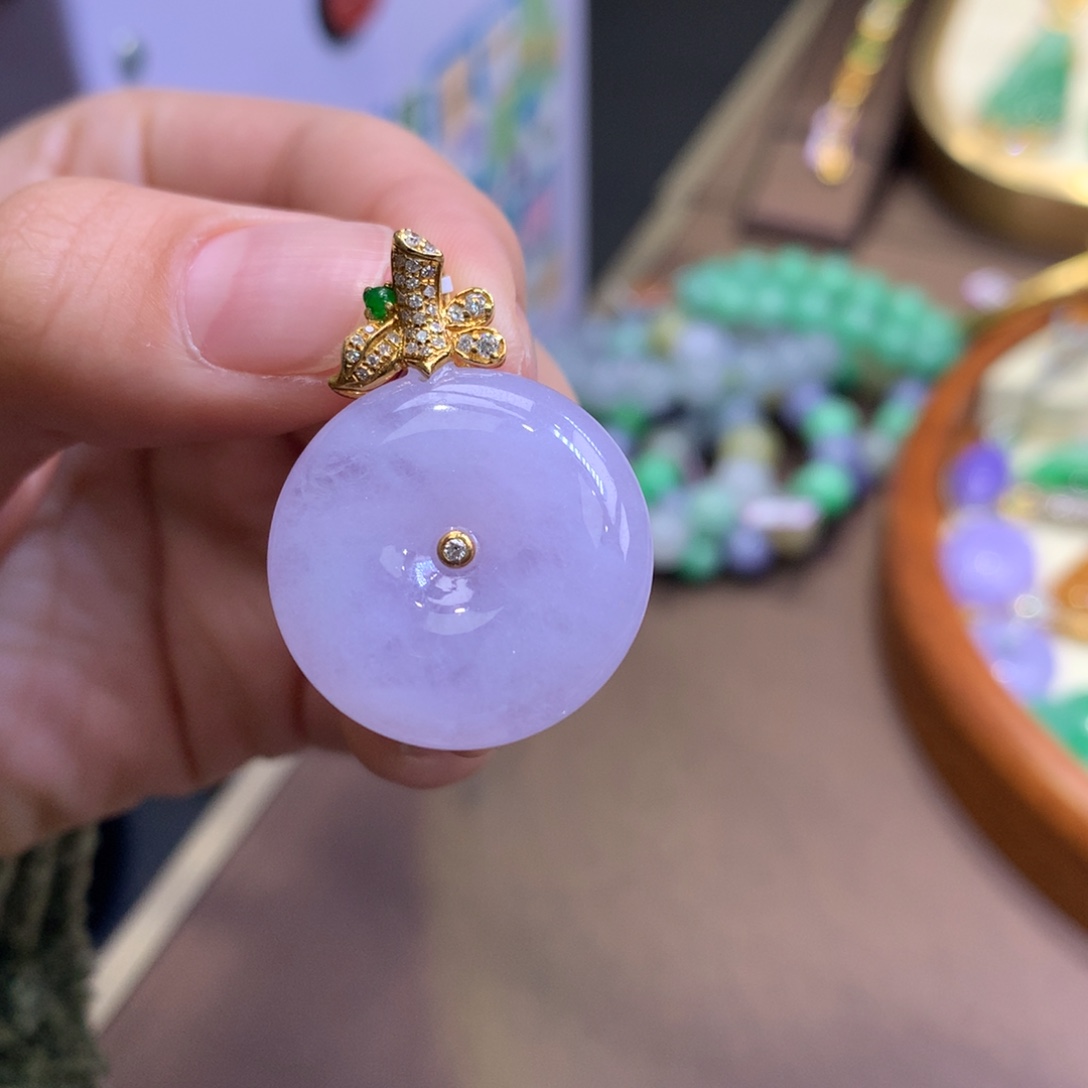 好***哦翡翠18K金镶嵌颈饰翡翠