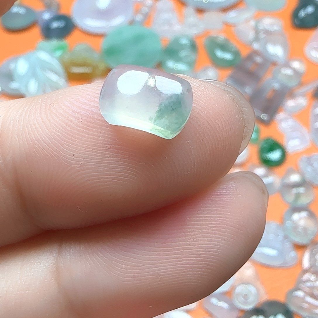 定制翡翠未镶嵌小**?翡翠