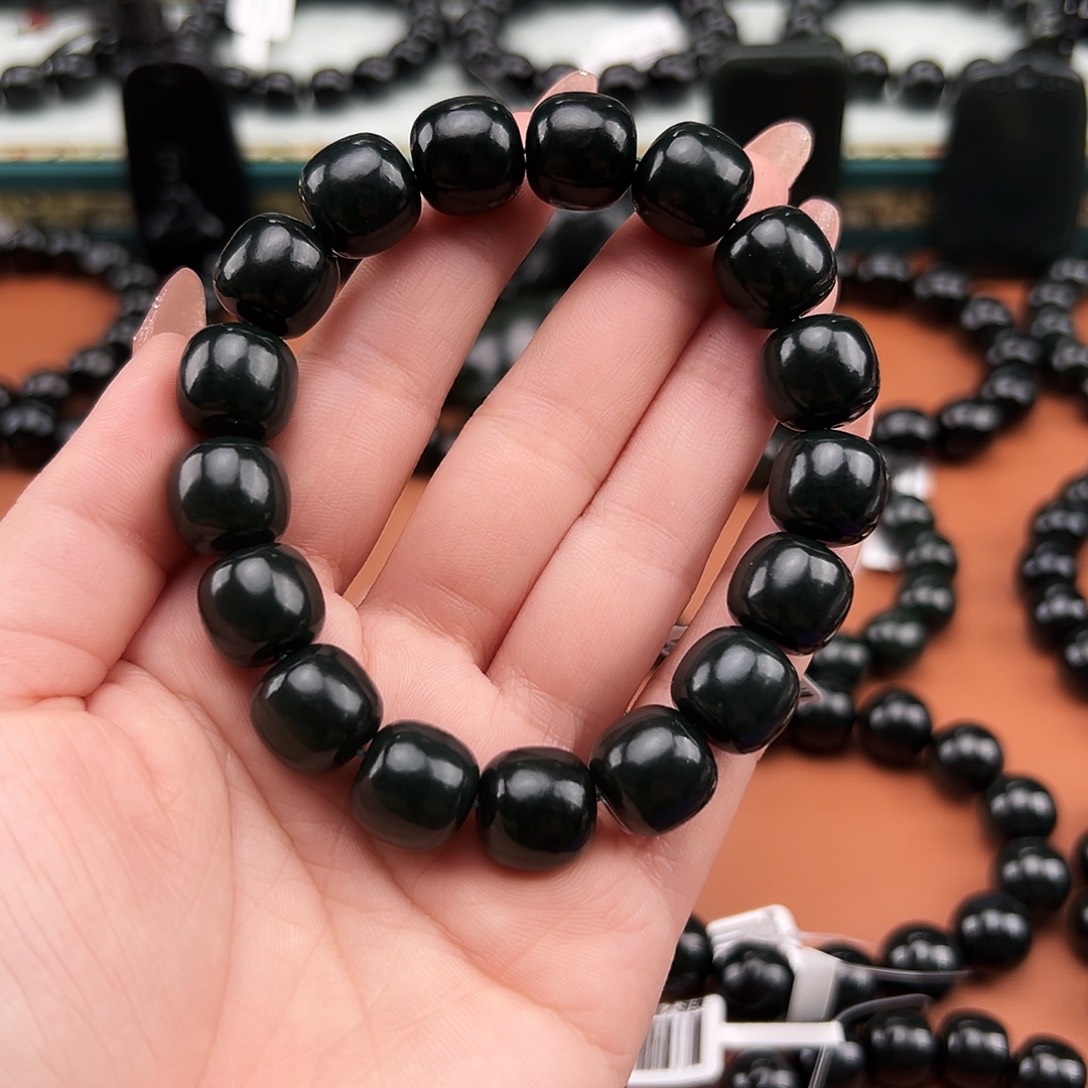 青***水和田玉未镶嵌手串