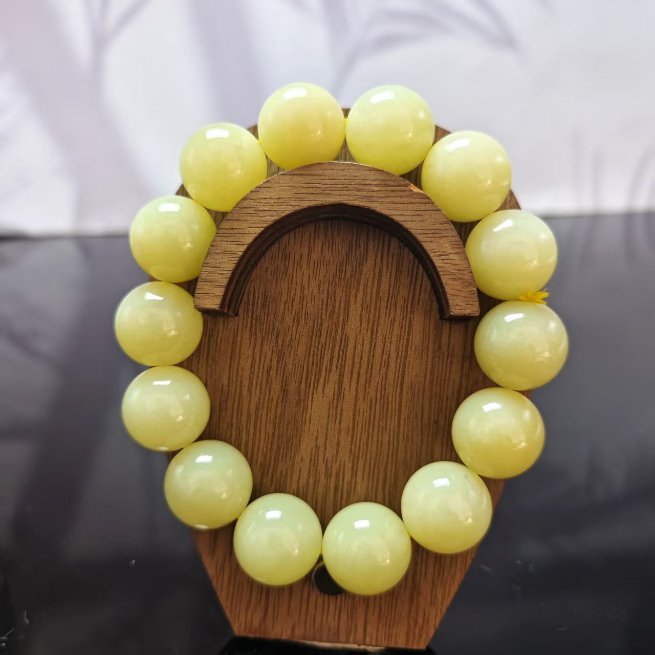 Q和田玉黄口圆珠手串（卡16）0350