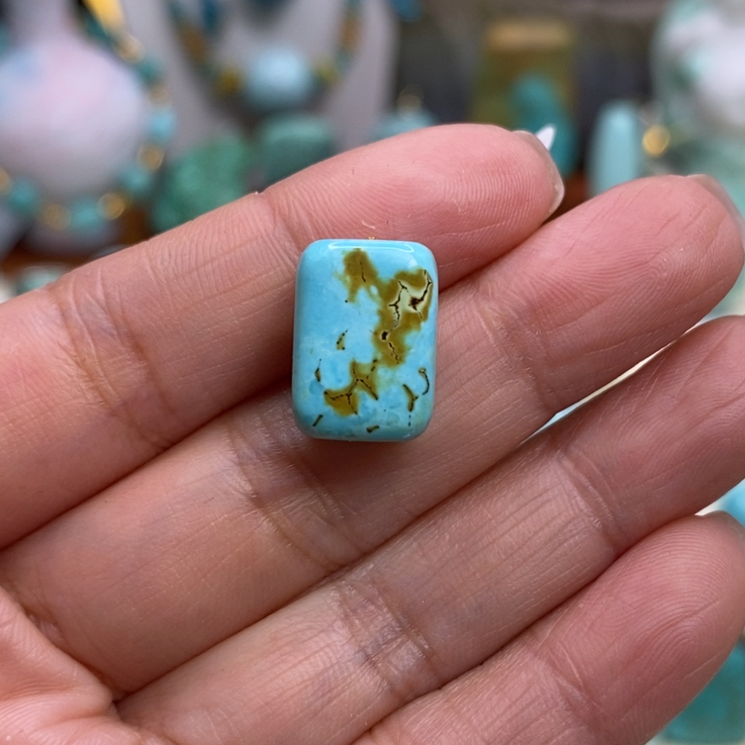 绿松石未镶嵌珠宝奇石