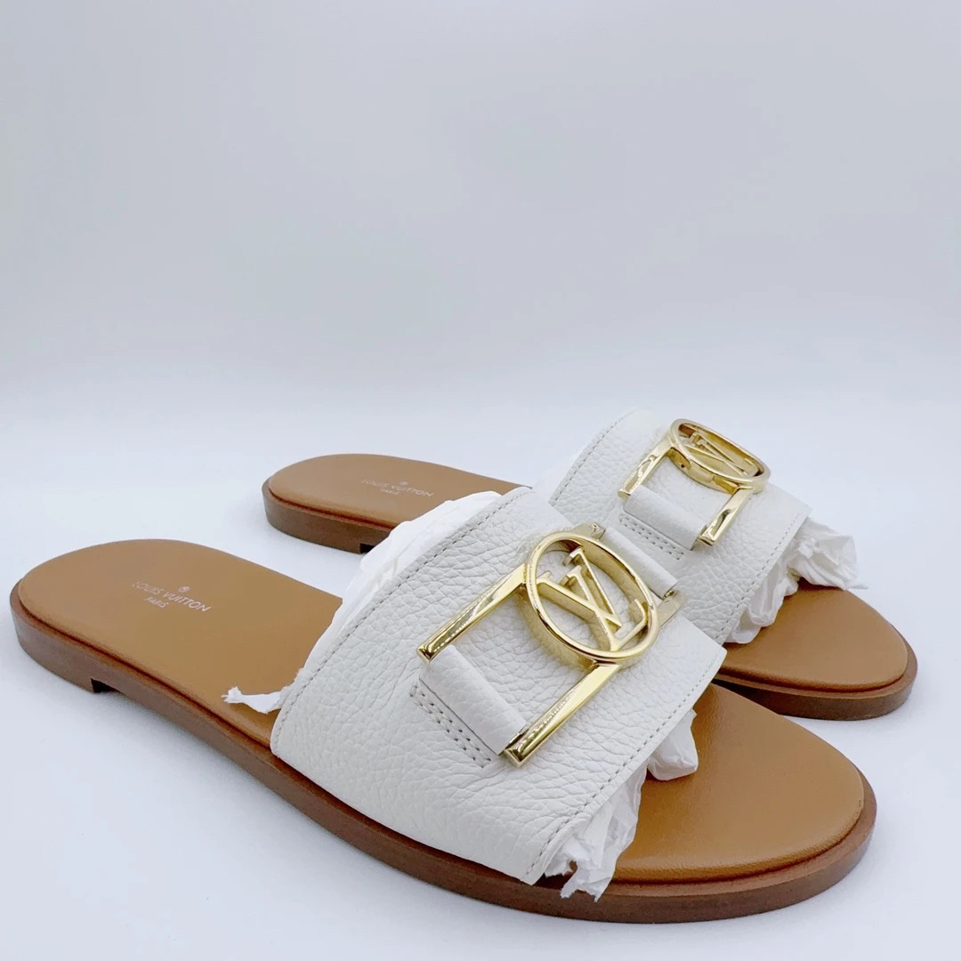 99新 LouisVuitton/路易威登 99新/38码/达芙妮凉拖