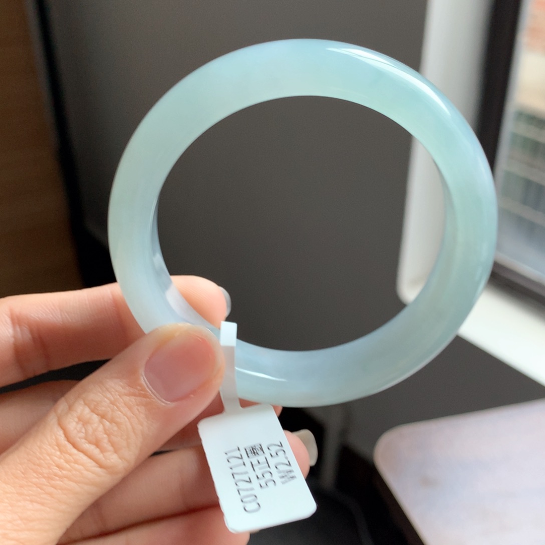 翡翠手镯未镶嵌木纳冰川兰23号