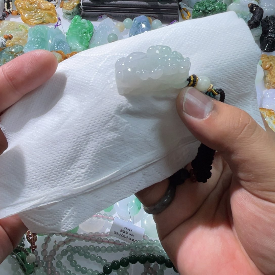 翡翠颈饰未镶嵌天然