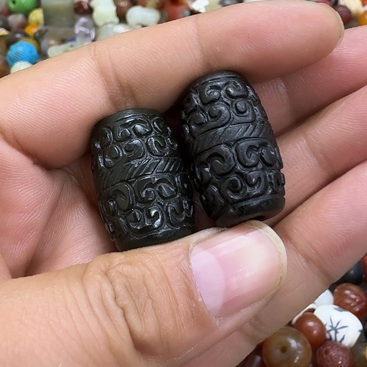 曹***伟玛瑙/玉髓合金珠宝半成品