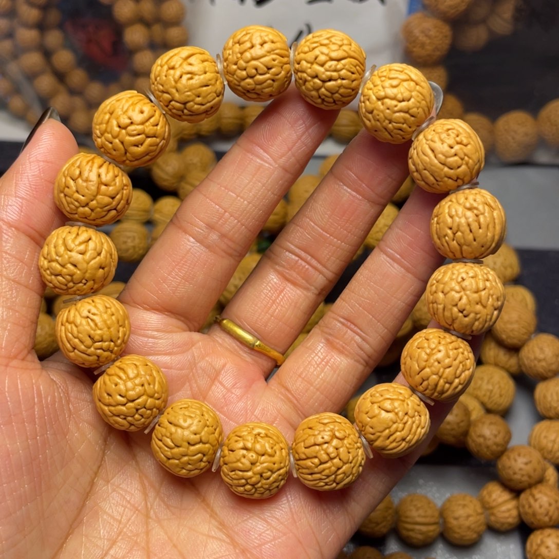 手串桃核15.3铁扇手串