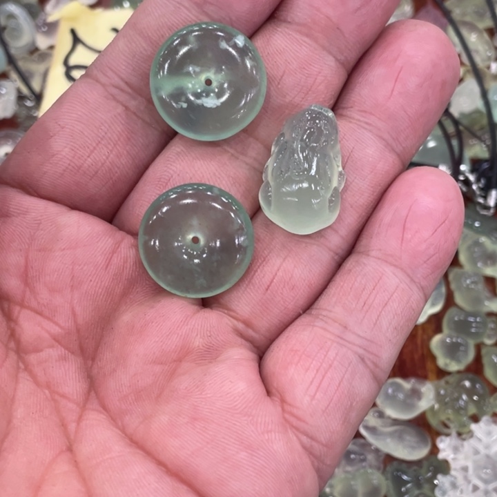 蛇纹石玉合金颈饰