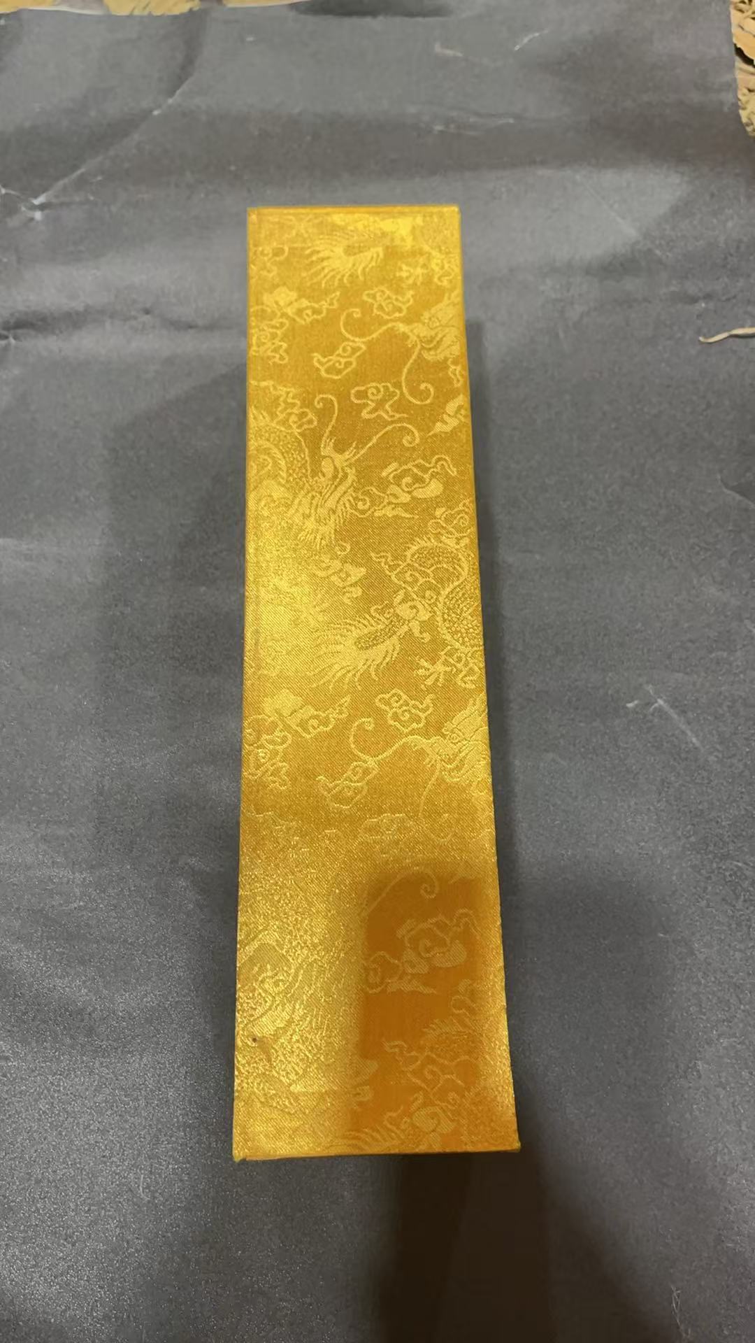 黄刺绣木盒摆件（金三甄选）