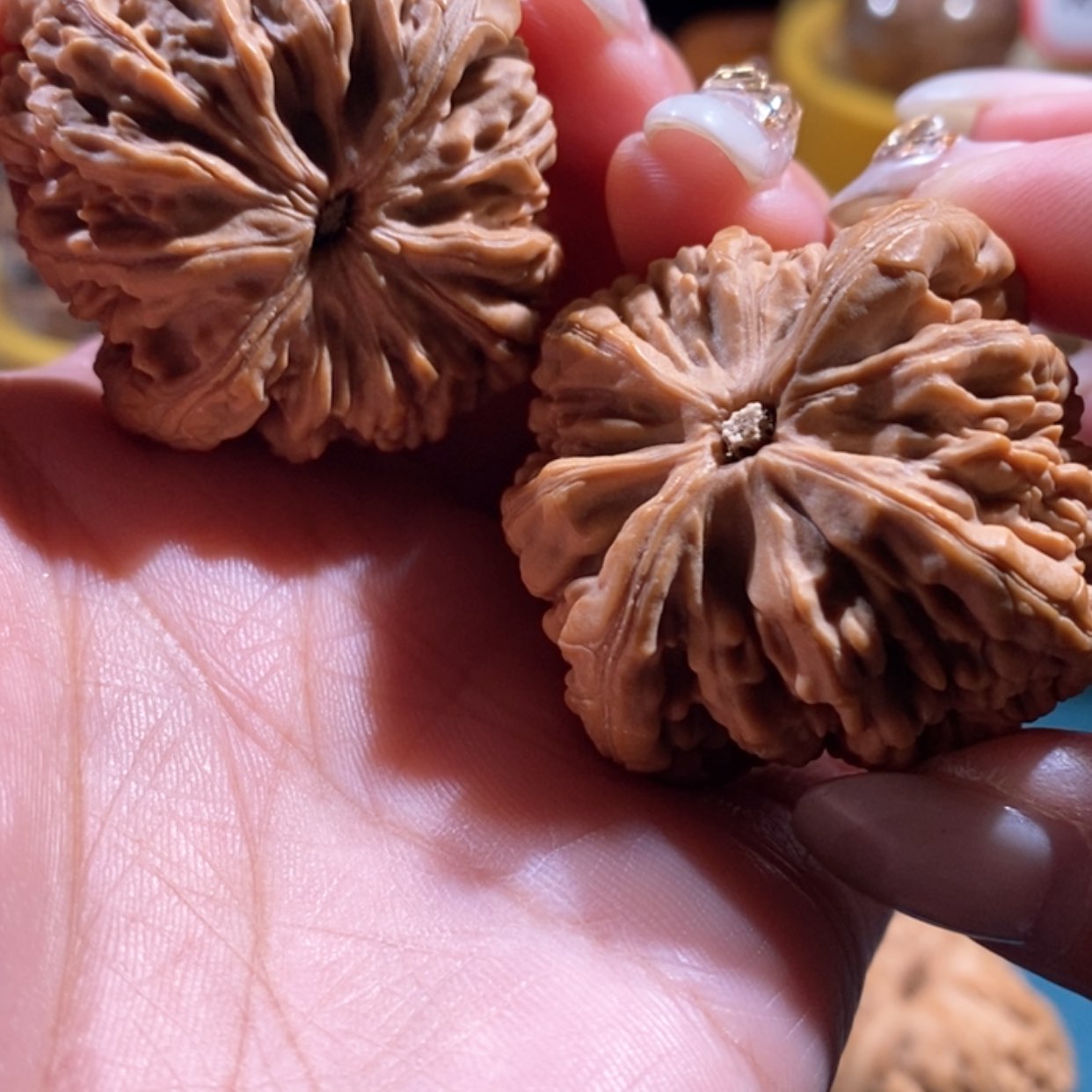 【闪购商品】文玩核桃吊坠白**糖虎头王