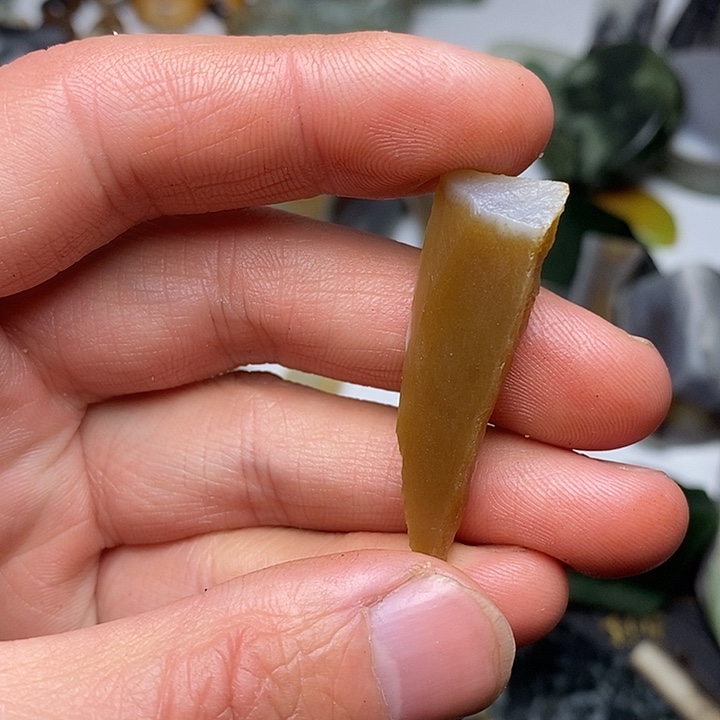 查罗石未镶嵌颈饰