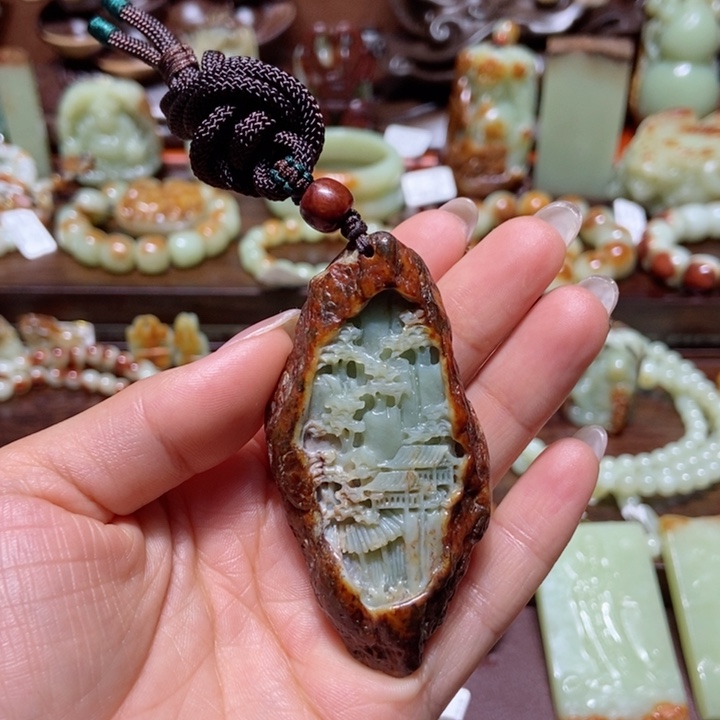岫岩河磨玉（透闪石质玉）挂件未镶嵌