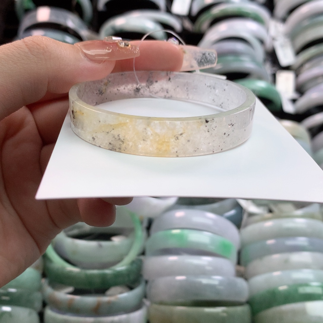 翡翠手镯未镶嵌公主