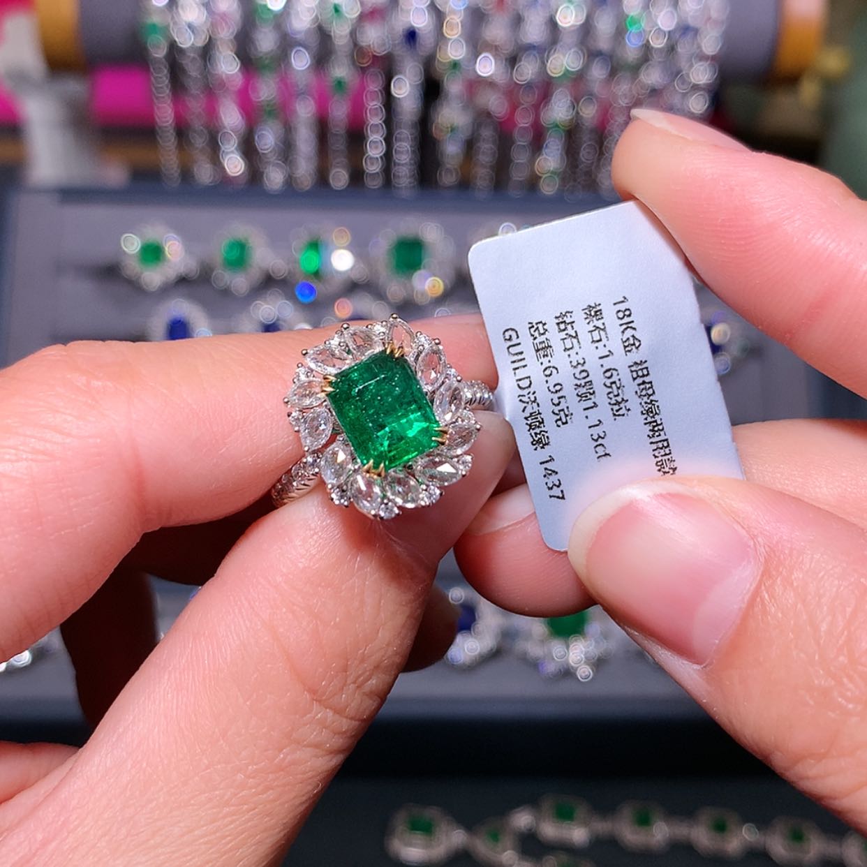 【闪购商品】祖母绿戒指18K金镶嵌