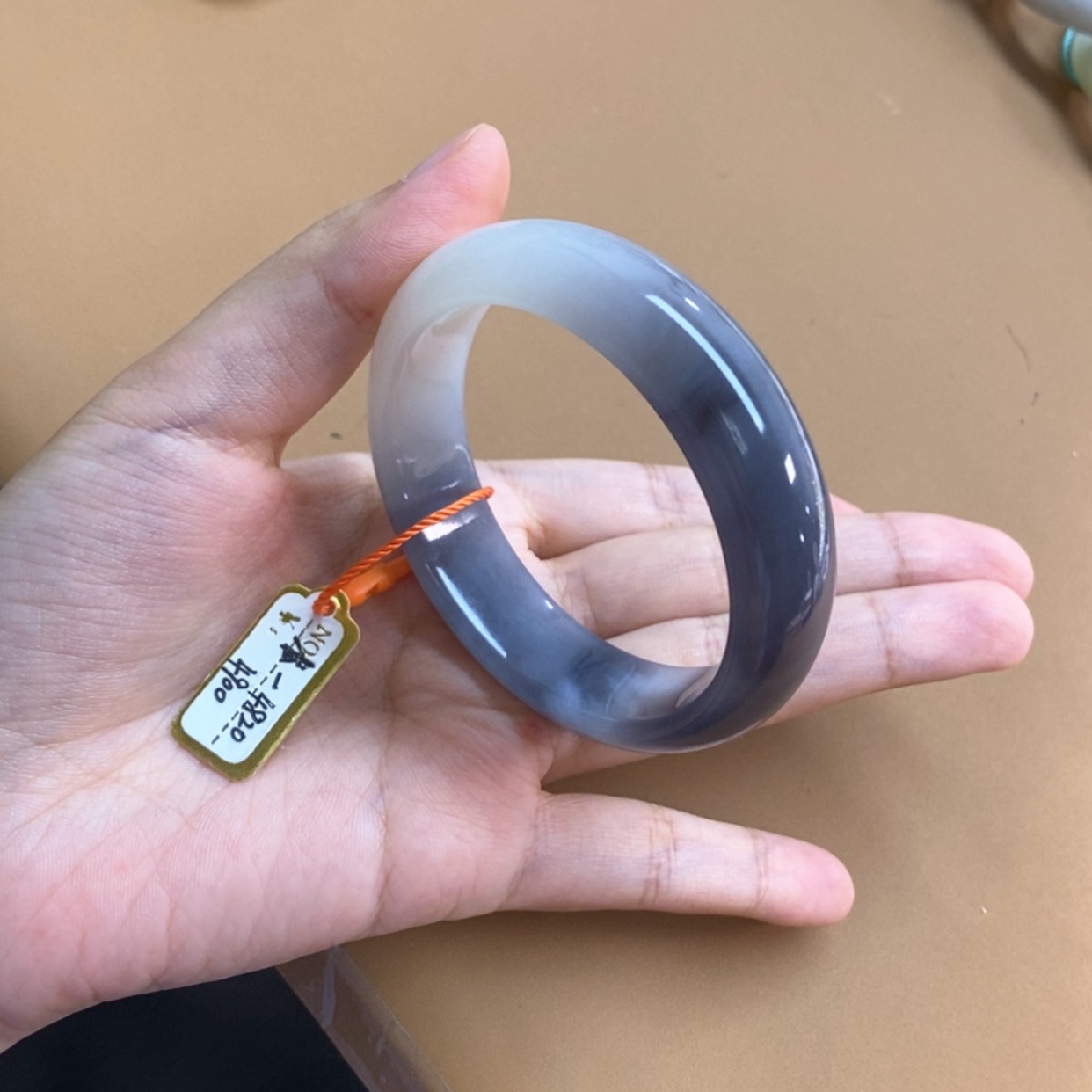 【闪购商品】未镶嵌手镯和田玉5253无暇紫白轮胎