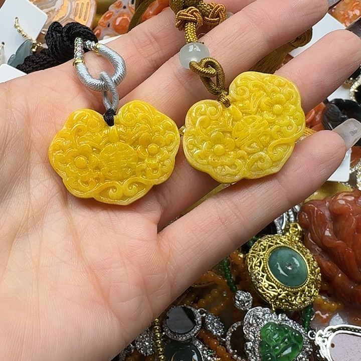 丁***雅翡翠未镶嵌项链翡翠