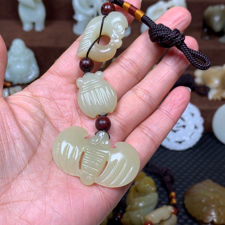 荃***哥和田玉未镶嵌挂件