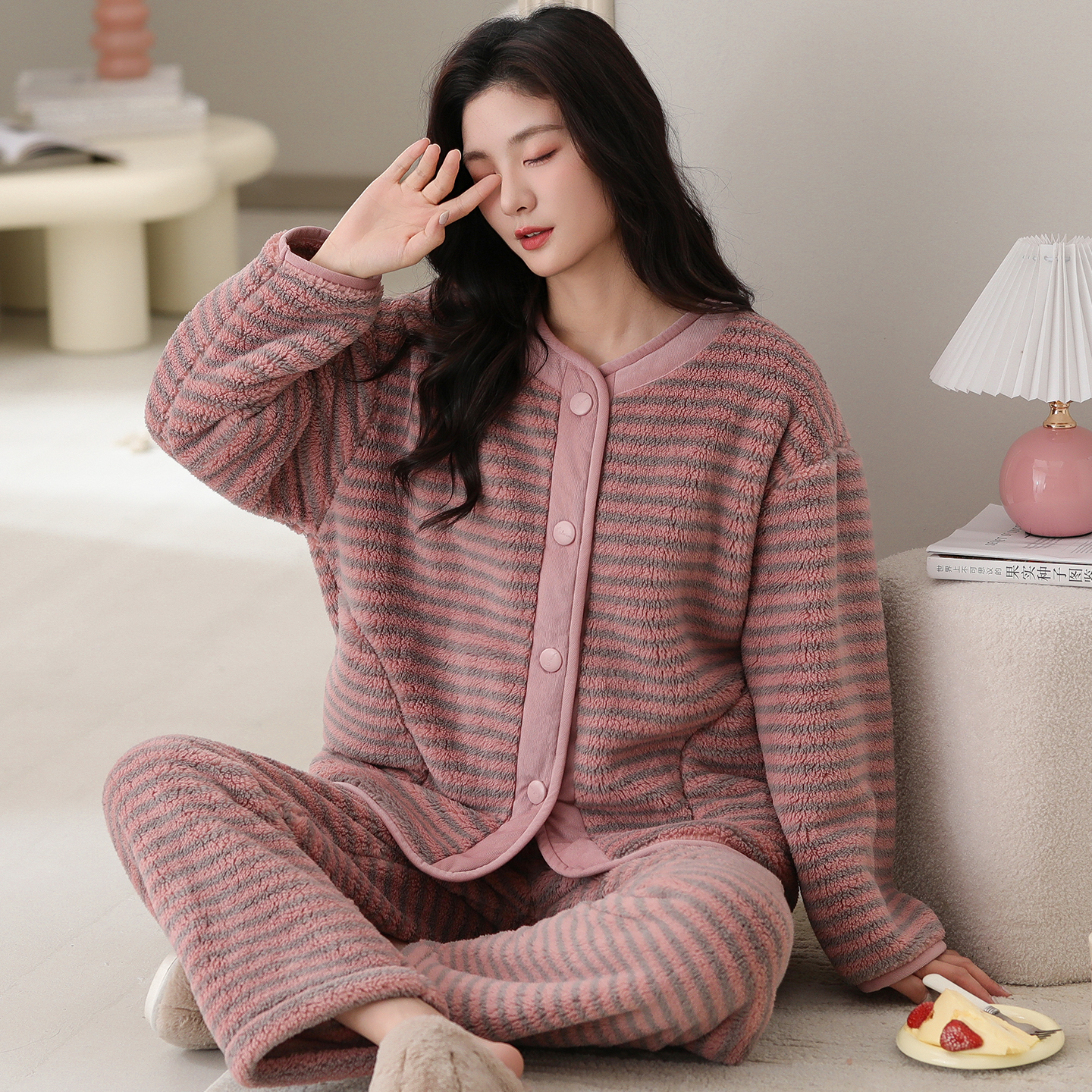 睡衣女秋冬款冬季珊瑚绒家居服法兰绒加厚款冬天大码加绒保暖套装