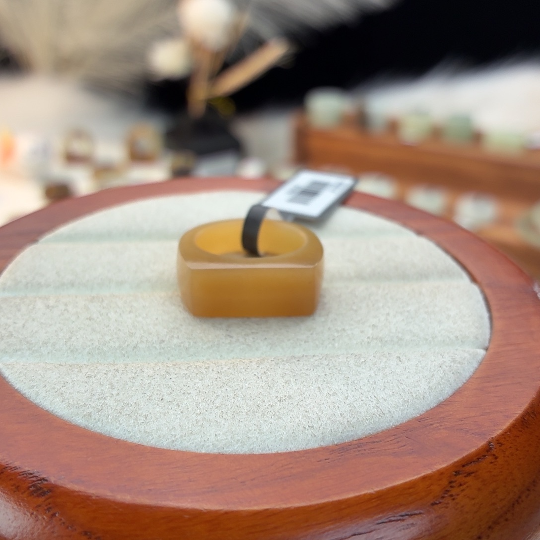 和田玉未镶嵌戒指i46金桔糖马鞍16.2mm