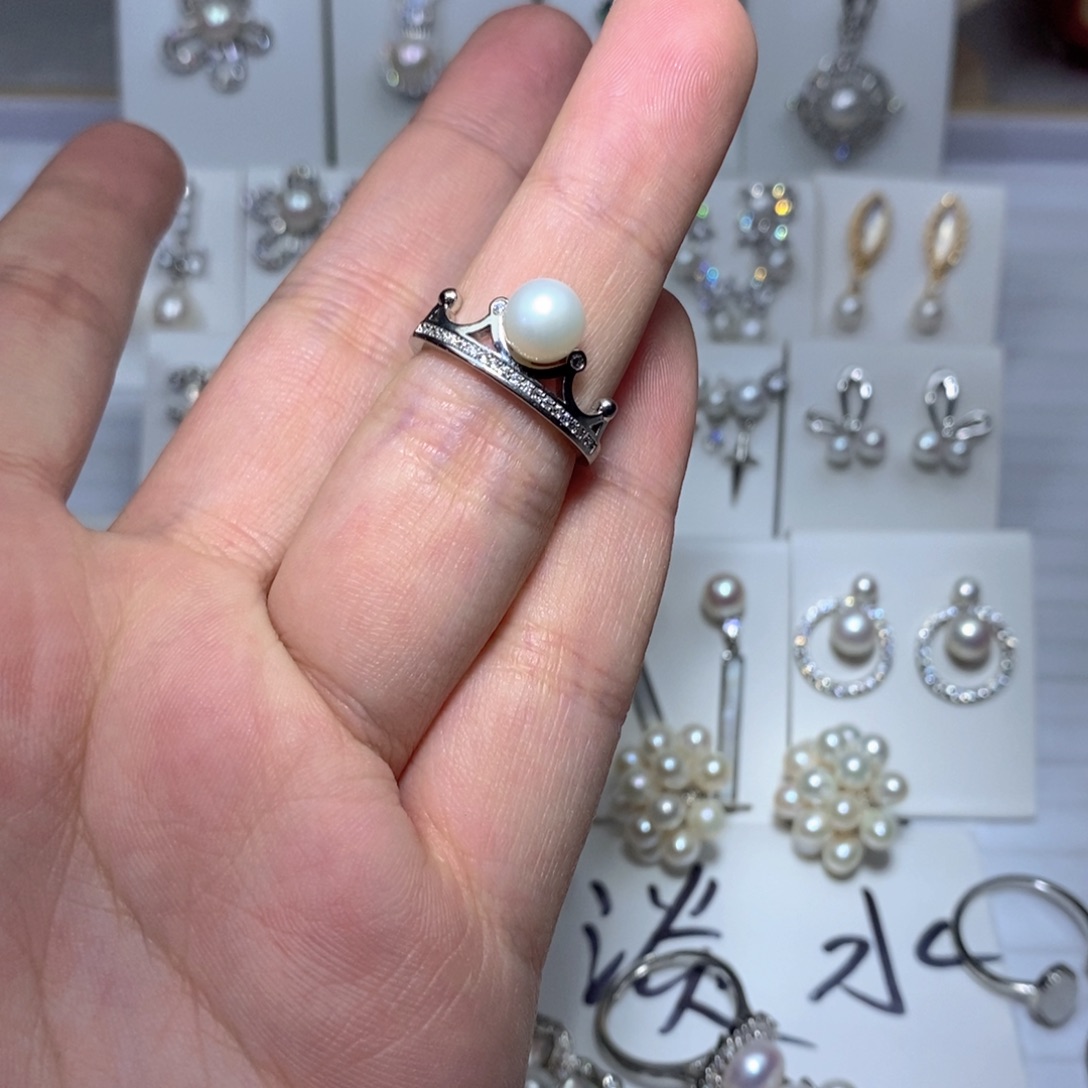 淡水珍珠银S925镶嵌耳饰