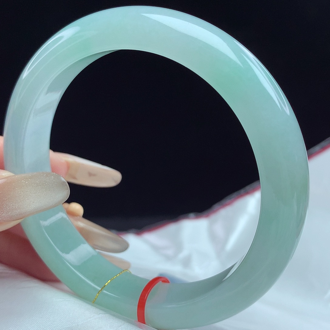 翡翠手镯未镶嵌58圈4173