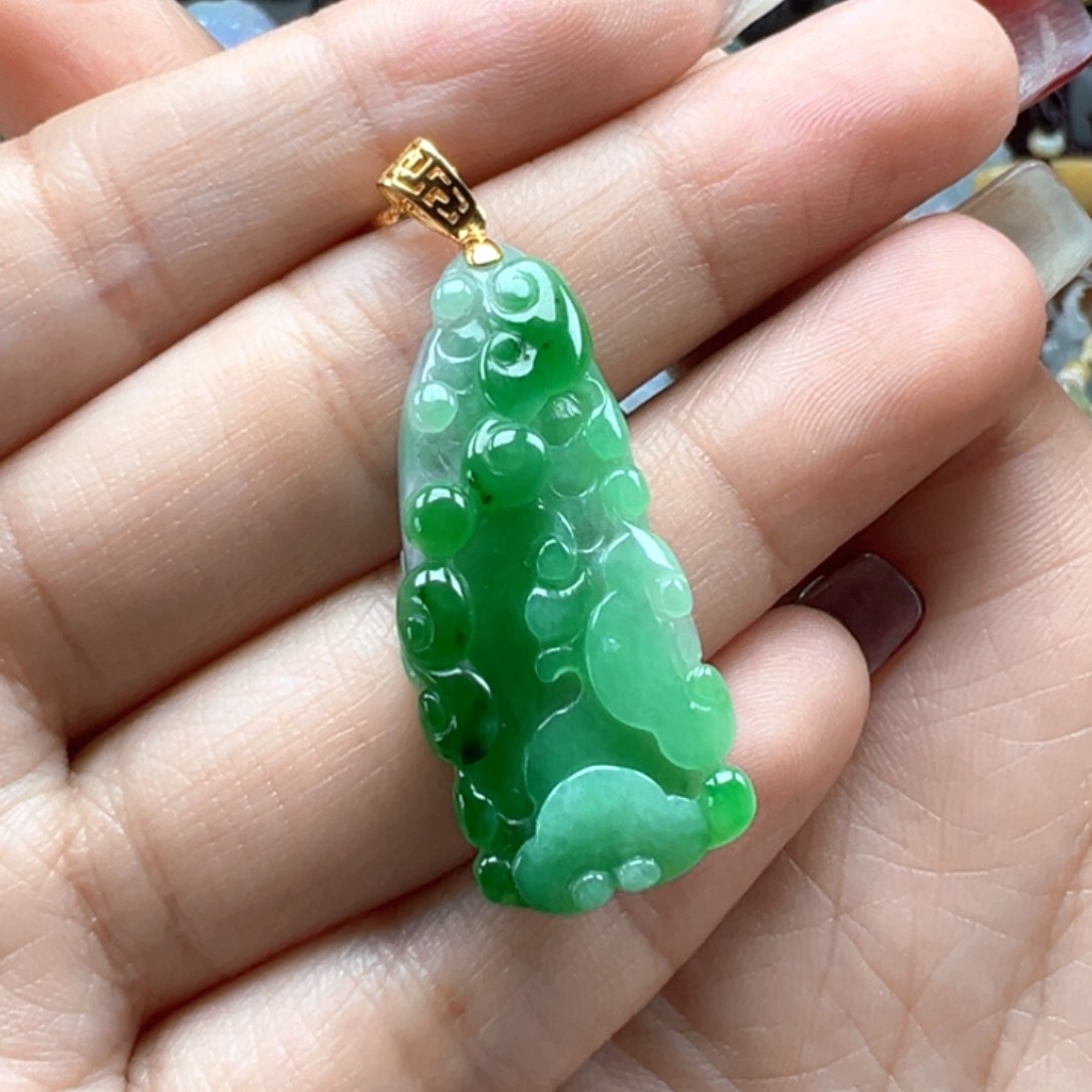 翡翠颈饰18K金镶嵌打****兽百财