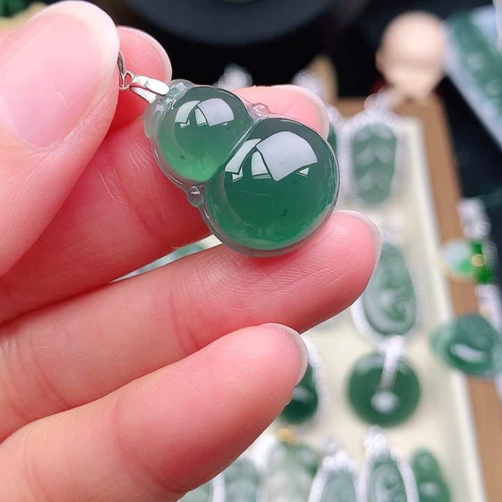 颈饰银S925镶嵌翡翠吊坠