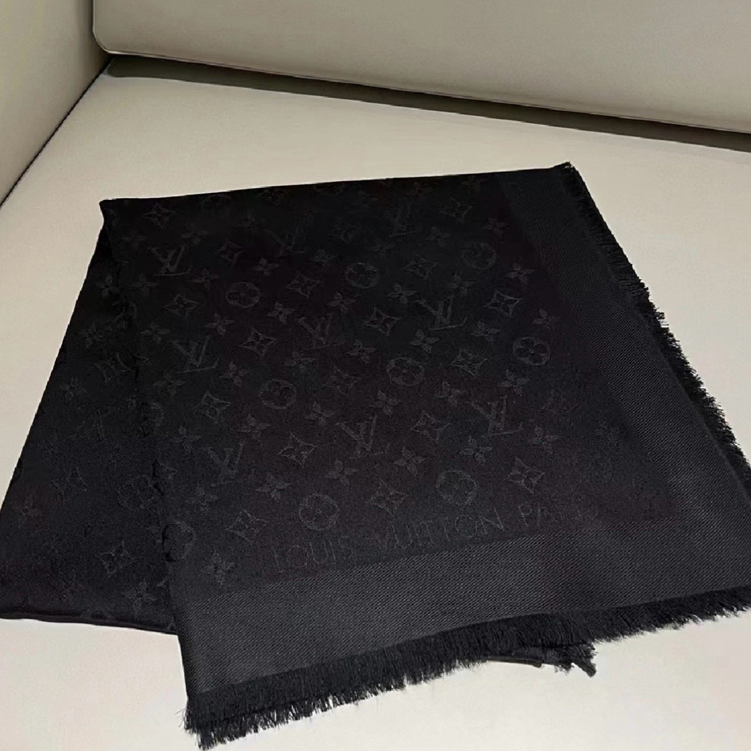 99新 LouisVuitton/路易威登 阿白奢品/黑色真丝披肩 142.5x142.5