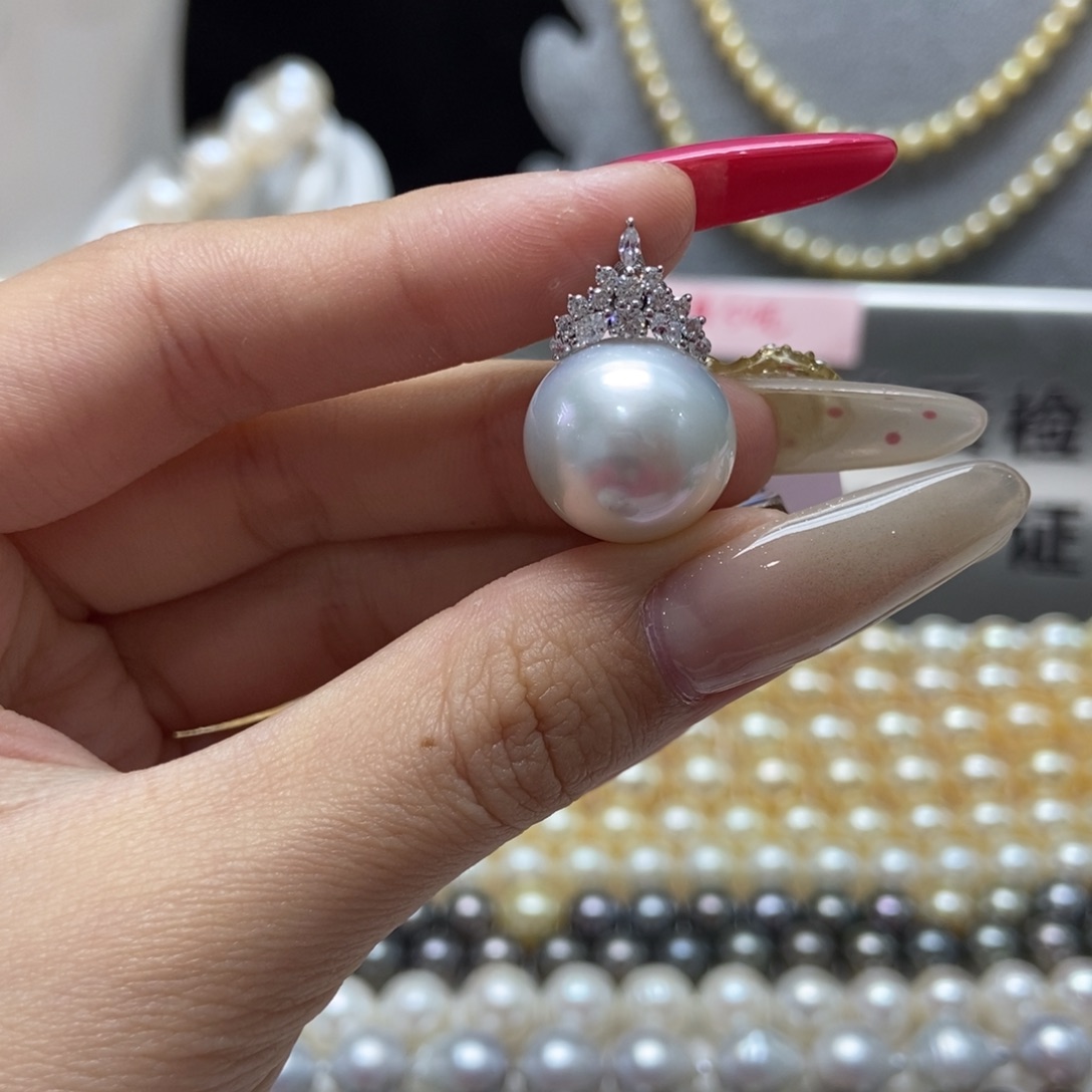 海水珍珠颈饰18K金镶嵌