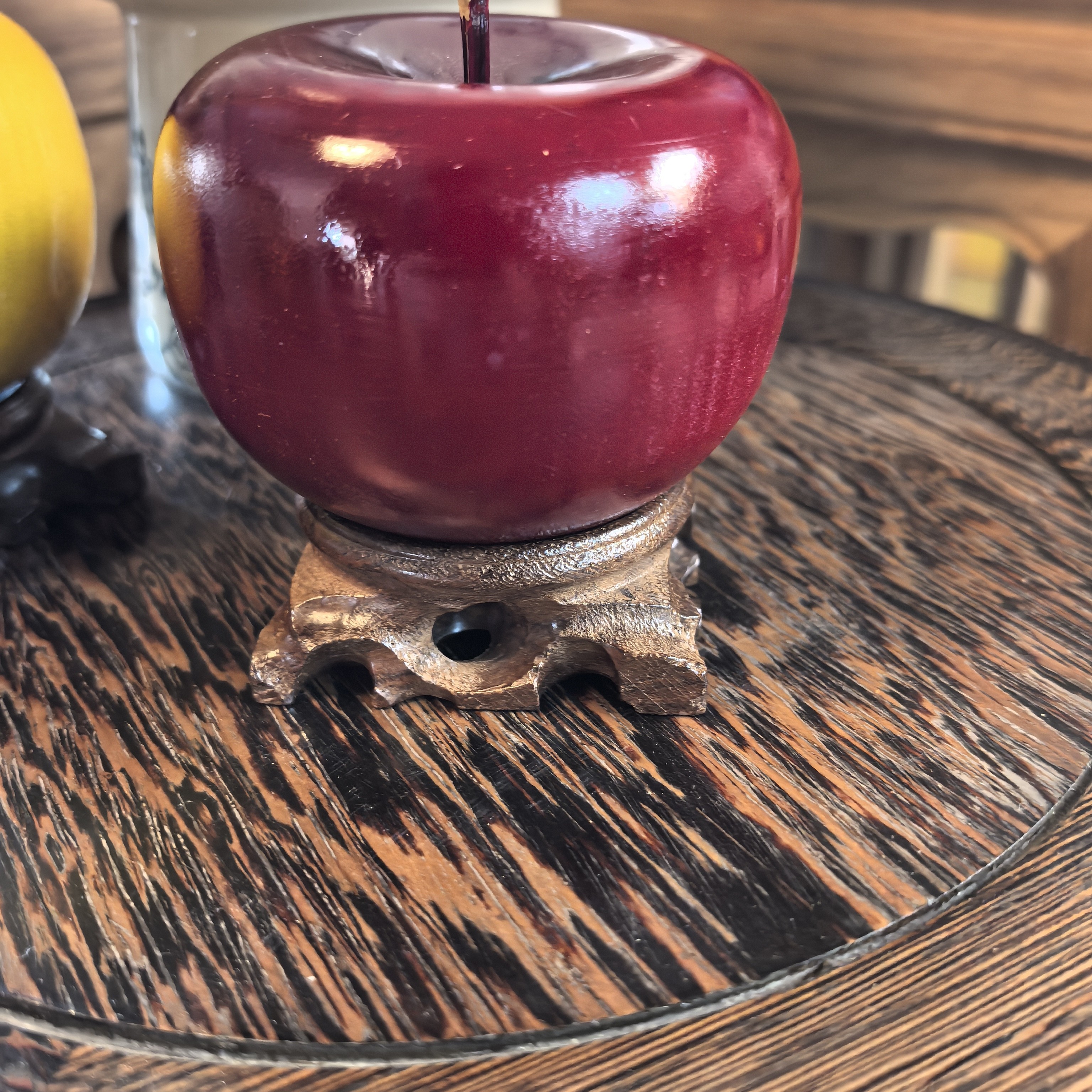 楠木苹果带底座平安夜雕刻桌面办公装饰品工艺品