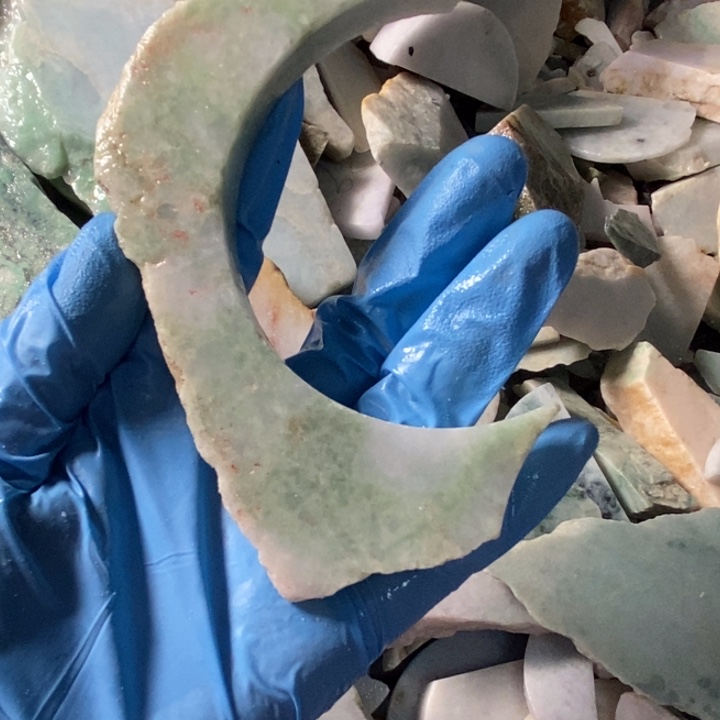 翡翠颈饰未镶嵌天然翡翠