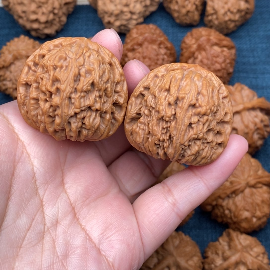 文玩核桃把件39精品球疆