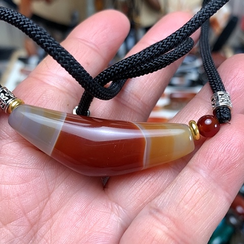 玛瑙/玉髓颈饰合金