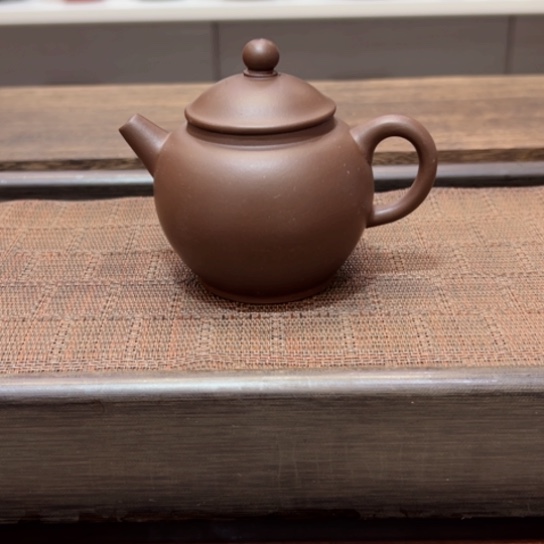 紫砂茶壶本地紫泥半手工瑕。