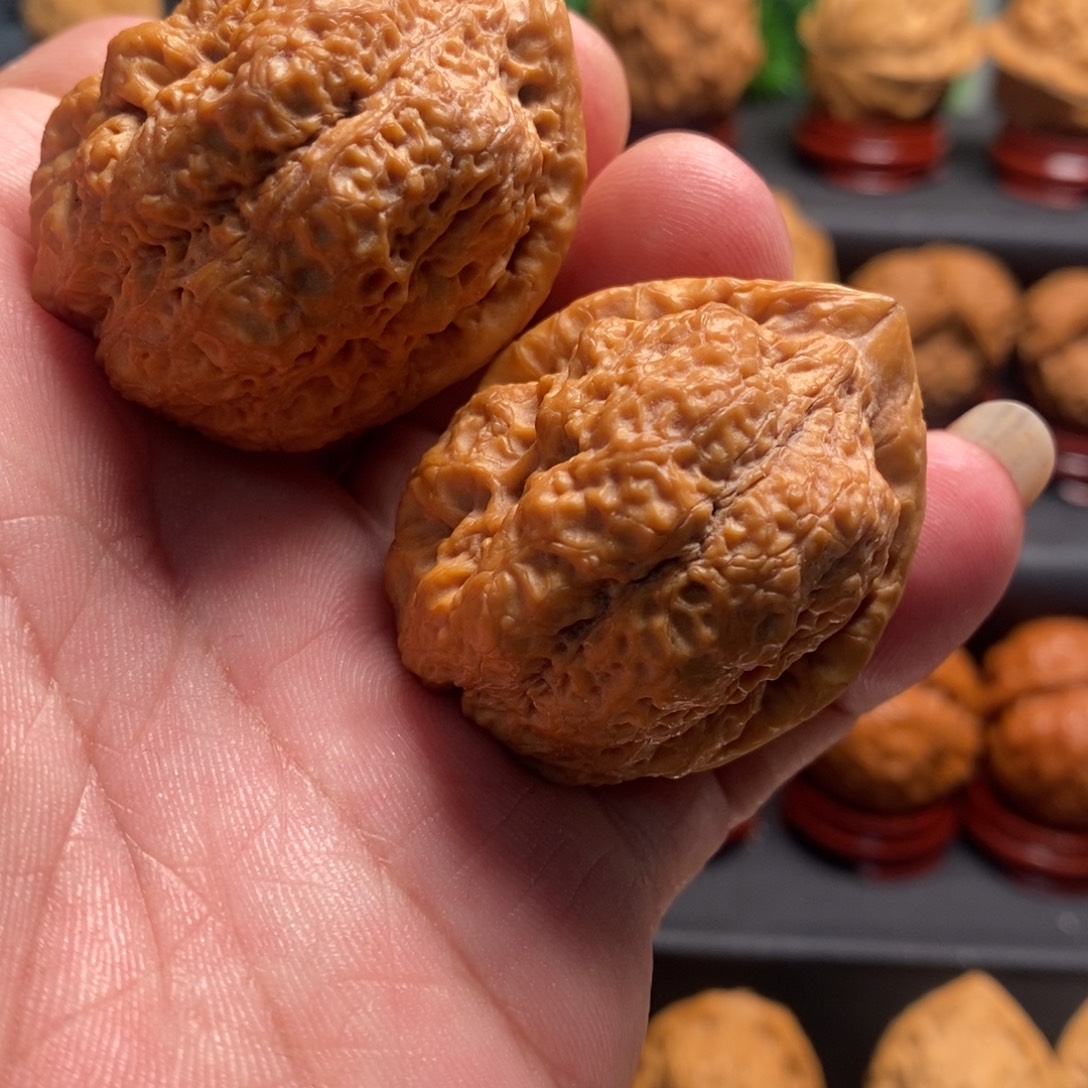 文玩核桃吊坠龙脊金蟾42尺