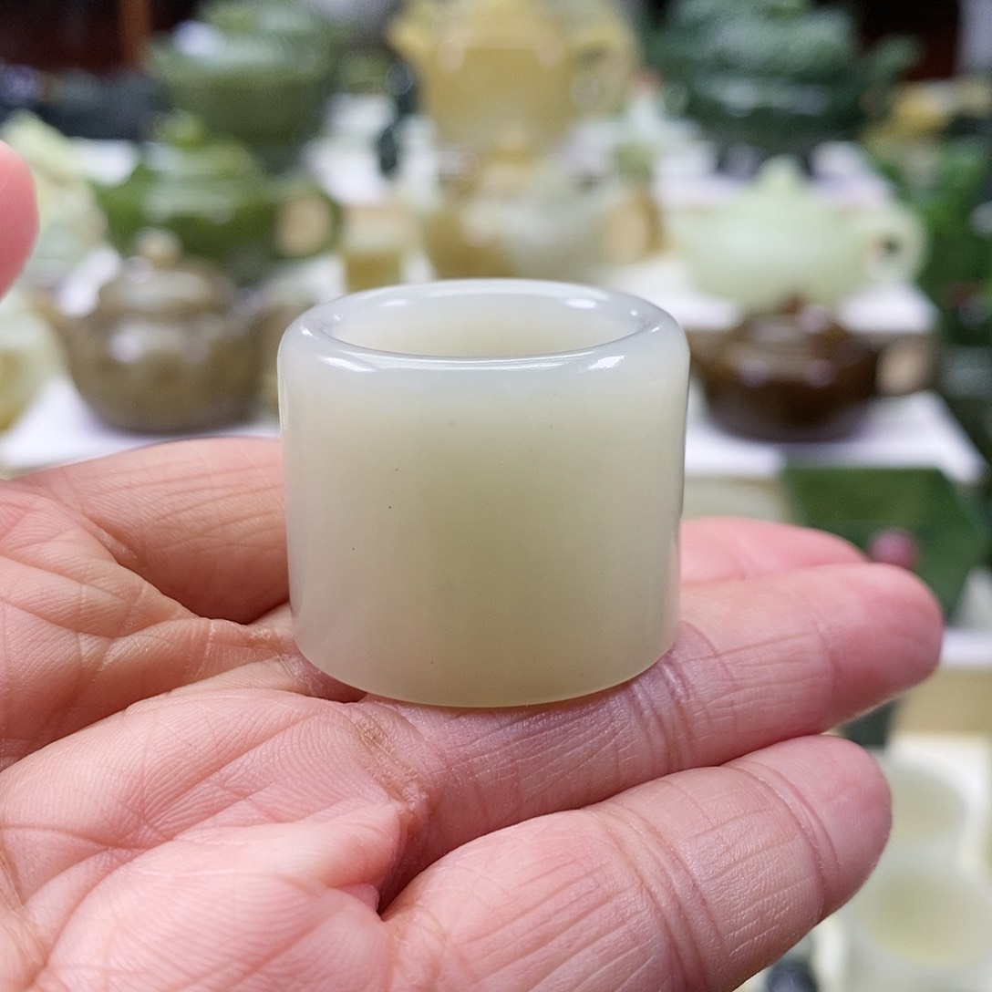 和田玉扳指未镶嵌物**非