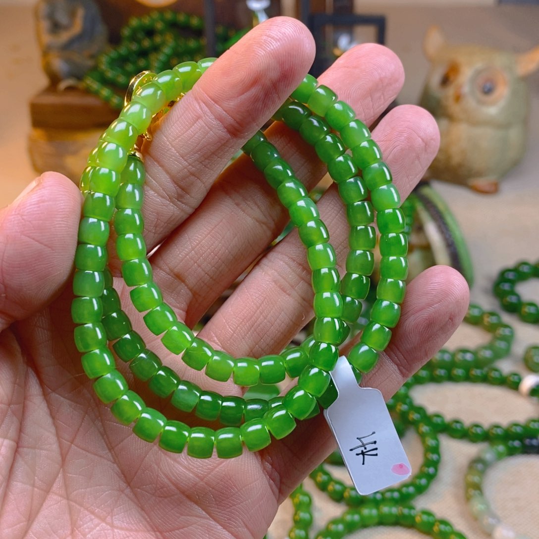 和田玉颈饰未镶嵌嘟**逗