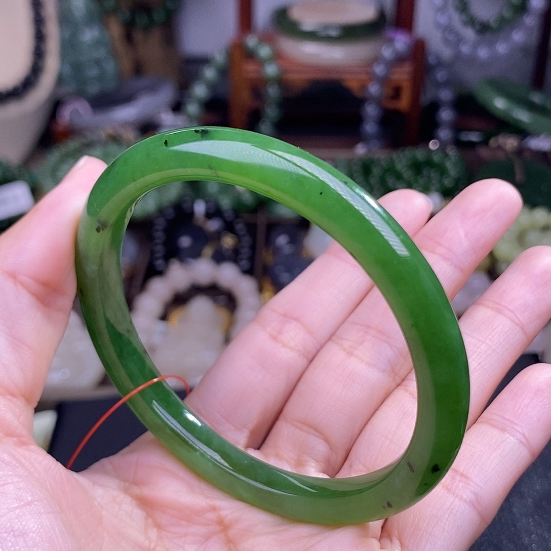 和田玉56.4 细条阳绿碧玉清货价手镯未镶嵌