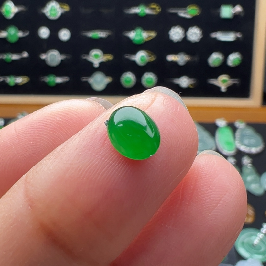 翡翠未镶嵌颈饰蛋7.3