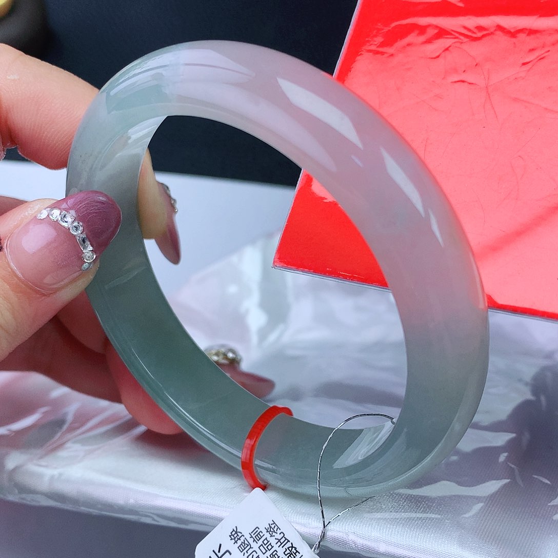 翡翠手镯未镶嵌58圈