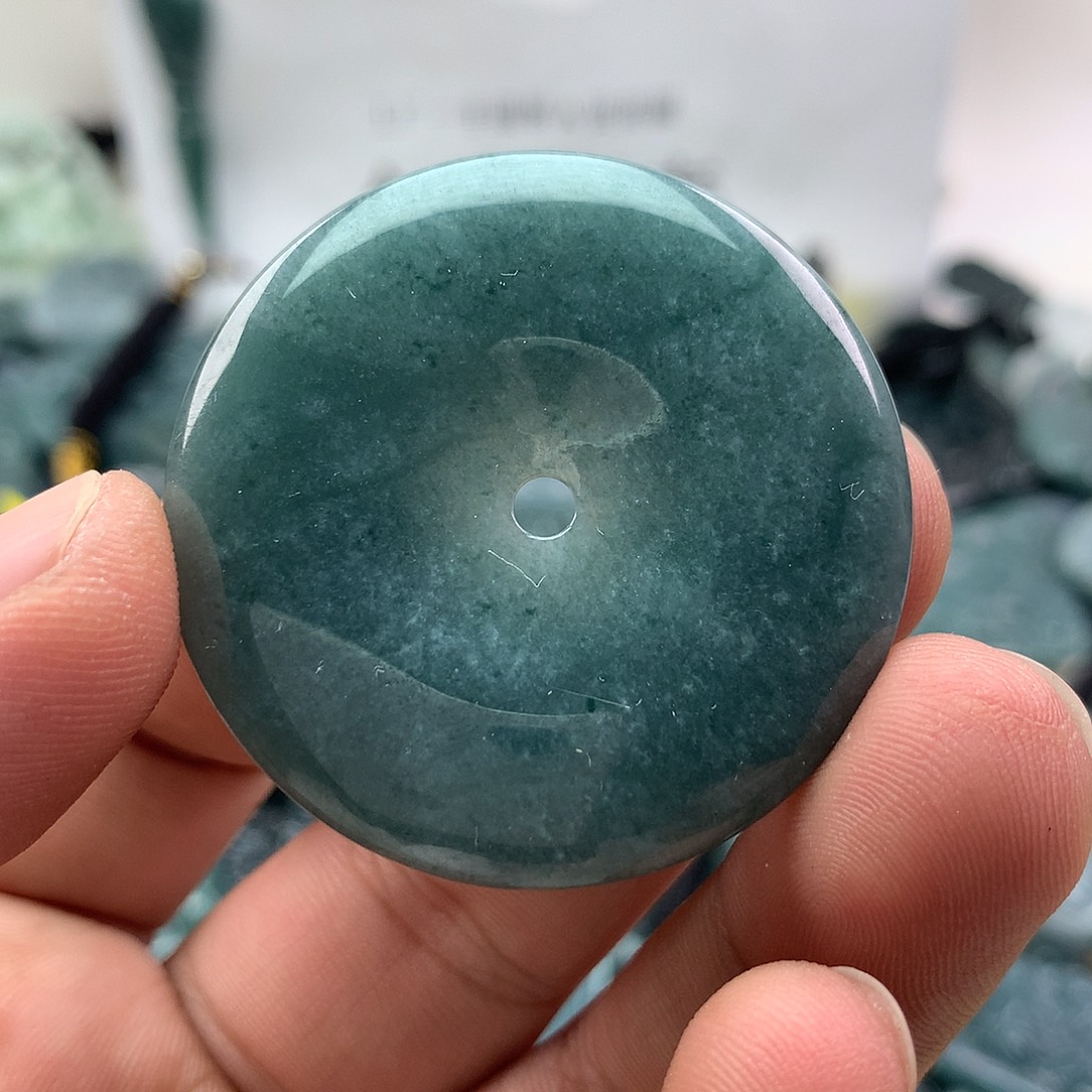 翡翠未镶嵌颈饰扣子