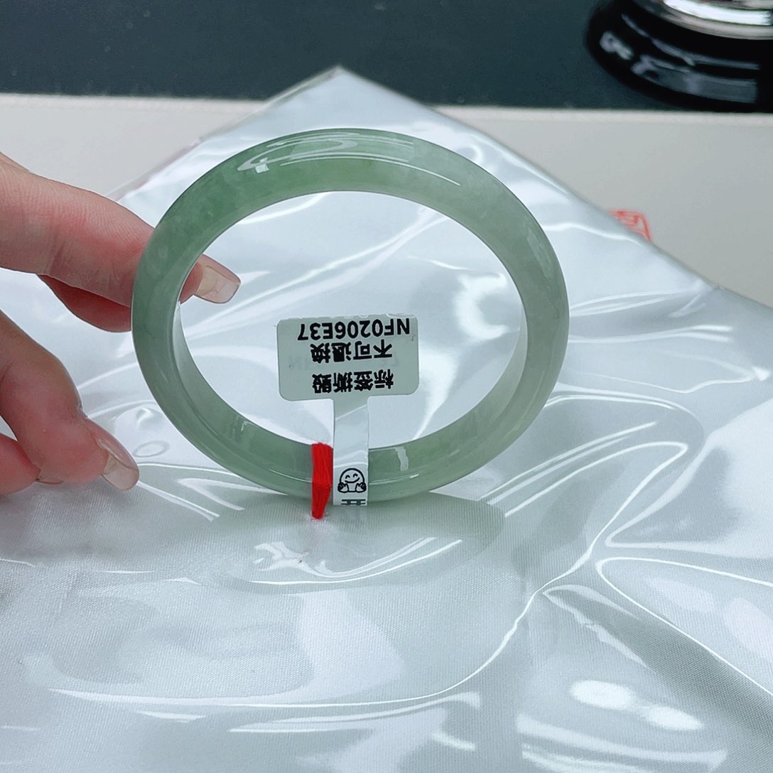 翡翠手镯未镶嵌正56.5