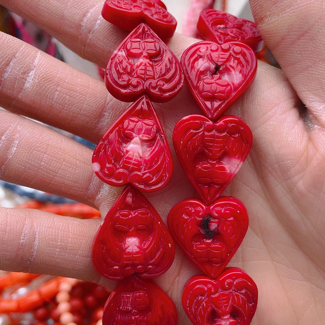 玛瑙/玉髓珠宝半成品未镶嵌三姑娘雕刻1颗随机发