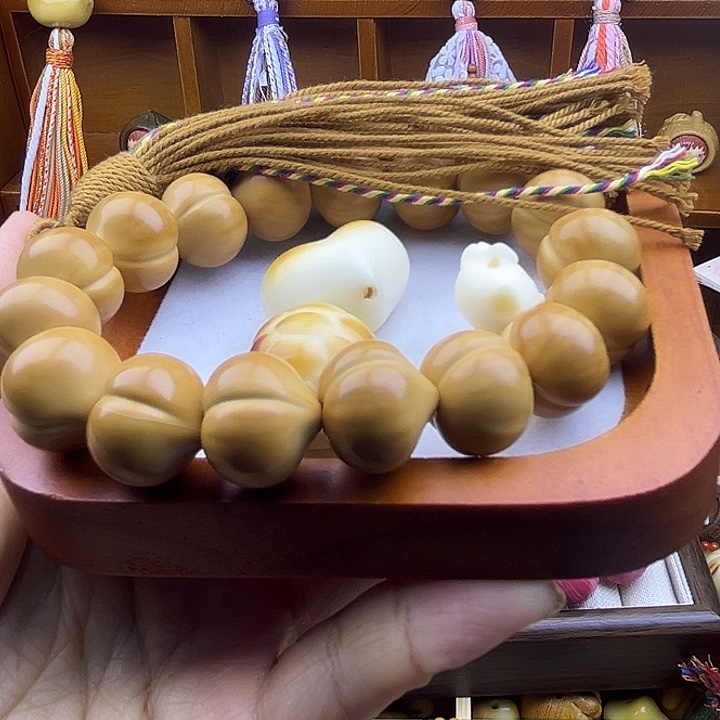 叶***子手串猴头核桃柯基臀设计款手持